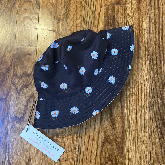 Alice and Olivia reversible bucket hat. Brand new with tags. - Picture 2 of 3